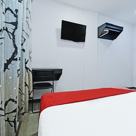 Super Oyo 992 Orange Hotel Kuala Pilah Exteriör bild