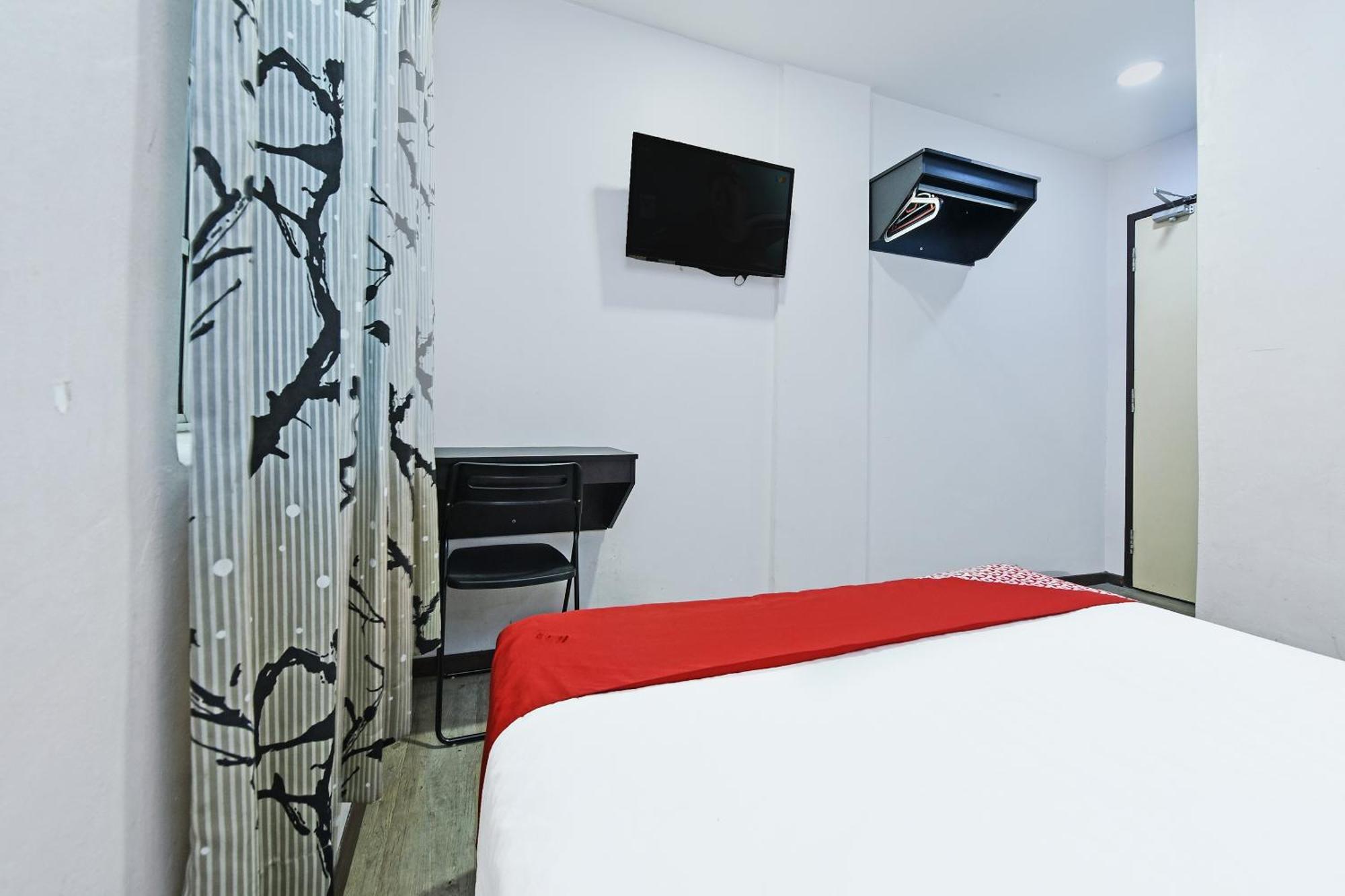 Super Oyo 992 Orange Hotel Kuala Pilah Exteriör bild