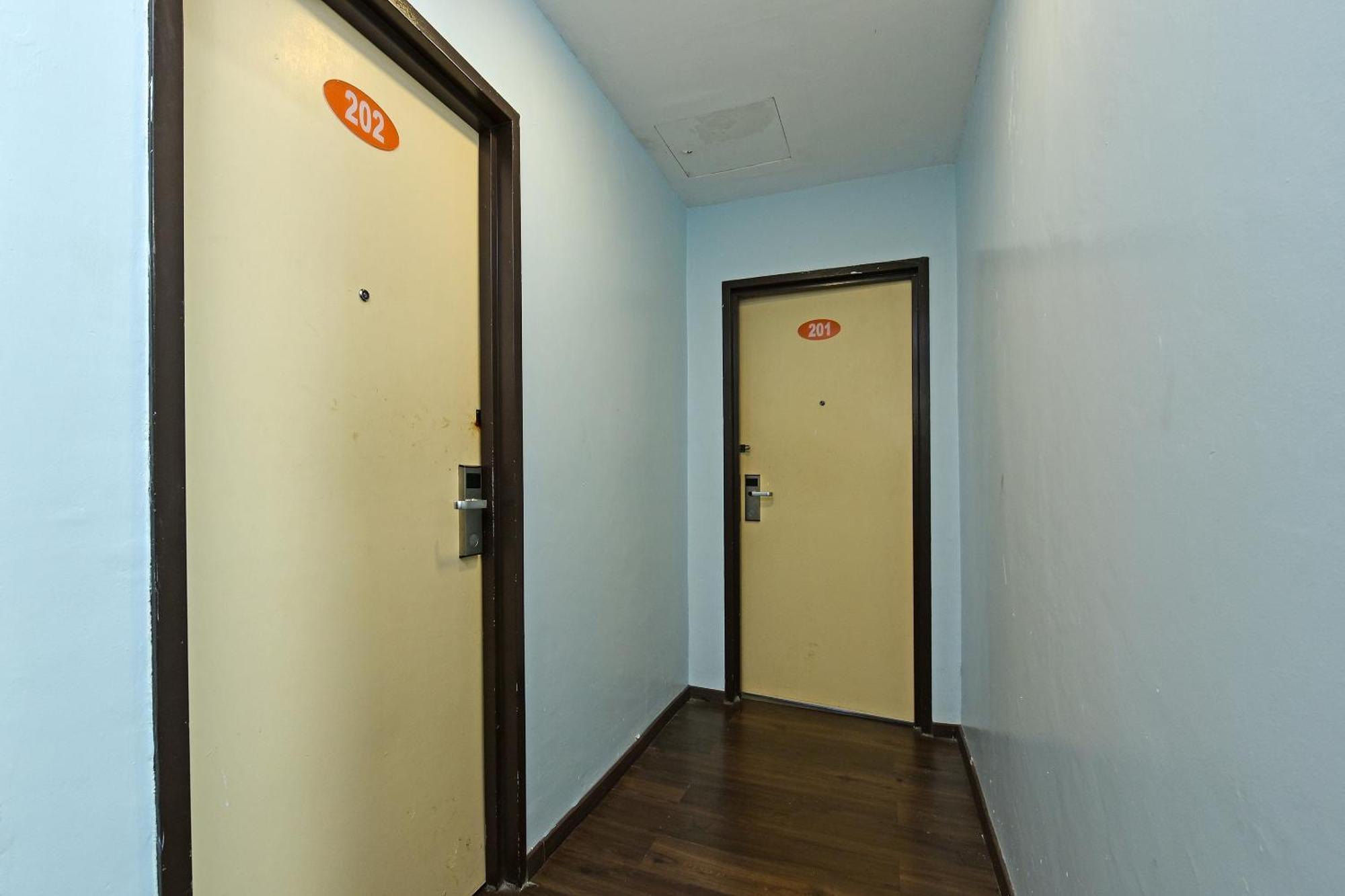 Super Oyo 992 Orange Hotel Kuala Pilah Exteriör bild