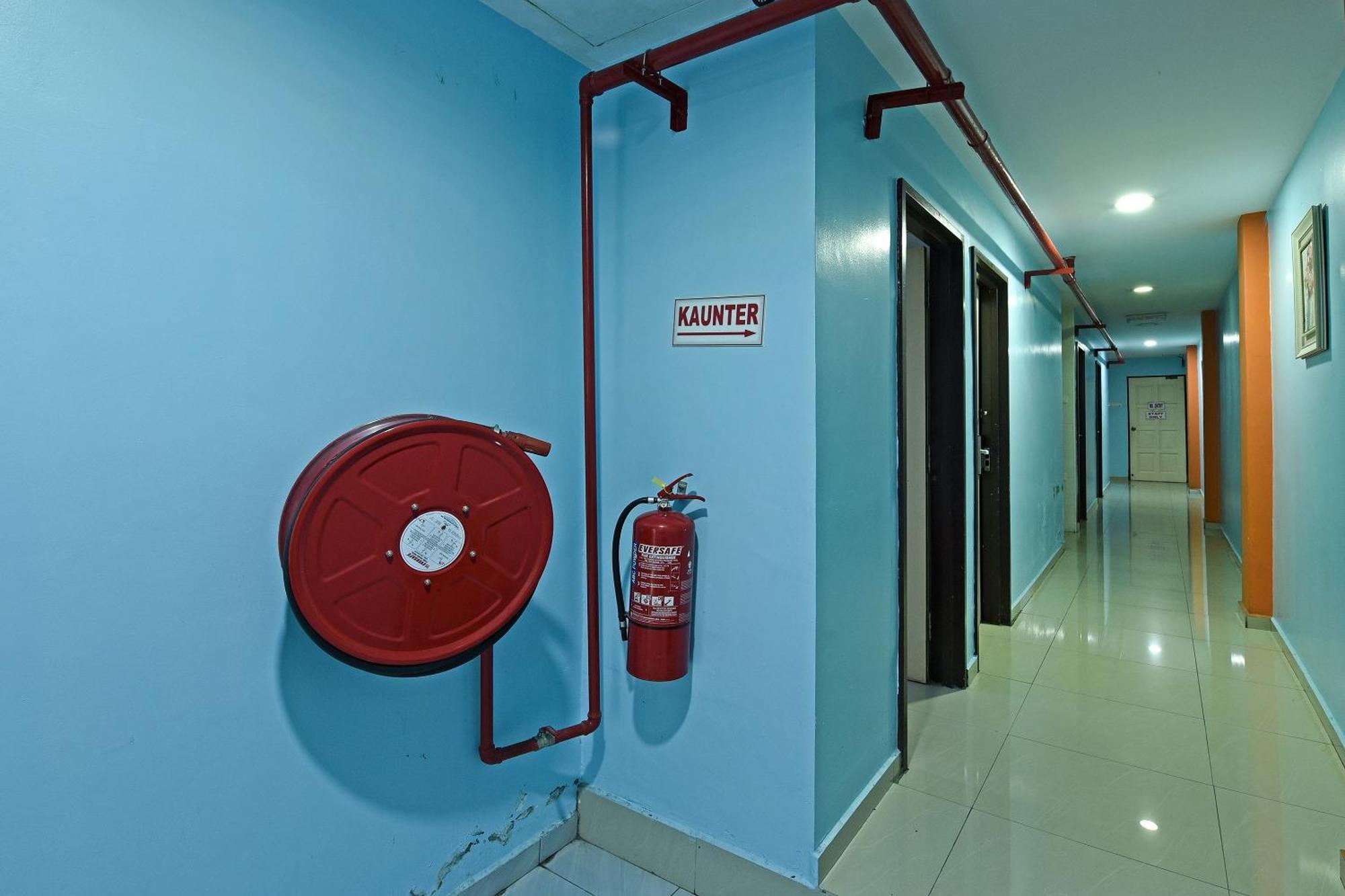 Super Oyo 992 Orange Hotel Kuala Pilah Exteriör bild