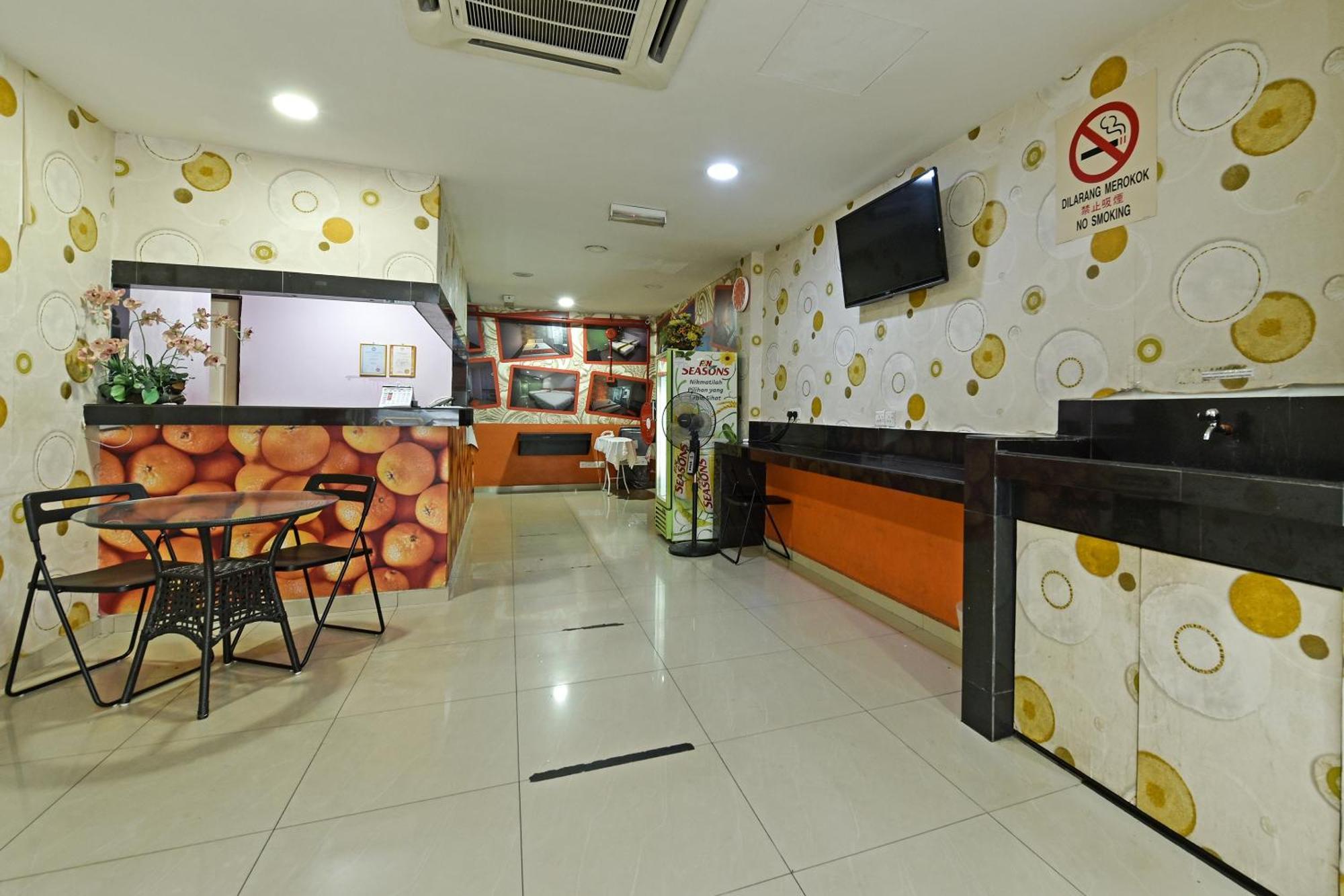 Super Oyo 992 Orange Hotel Kuala Pilah Exteriör bild