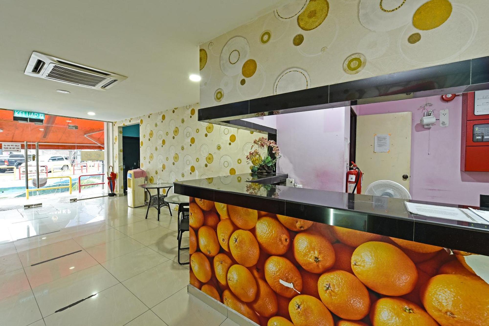 Super Oyo 992 Orange Hotel Kuala Pilah Exteriör bild